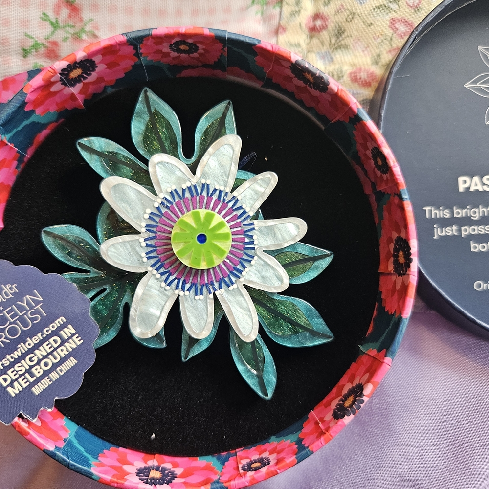 Erstwilder Passionate Petals Brooch